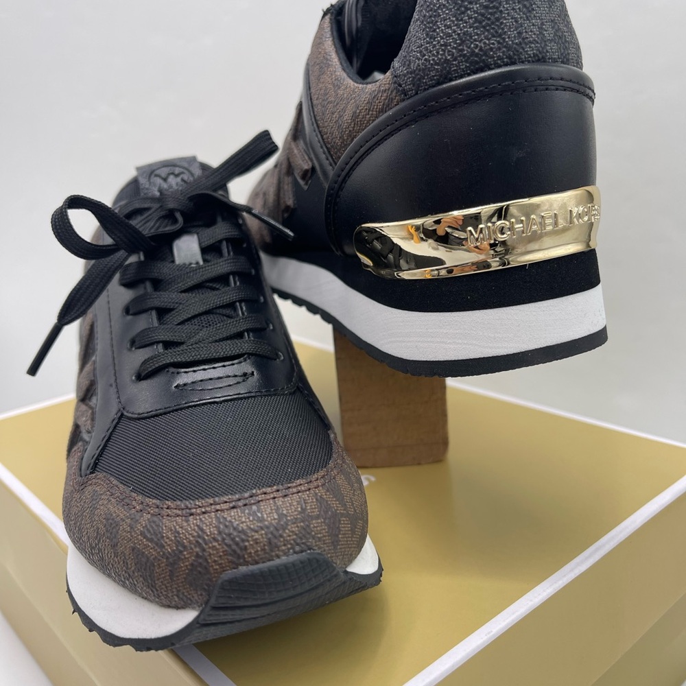 Michael Kors MADDY TRAINER MK SIG SM/MK PATCH
49F1MAFS1B Athletic Sneakers
Brown - Picture 7 of 16